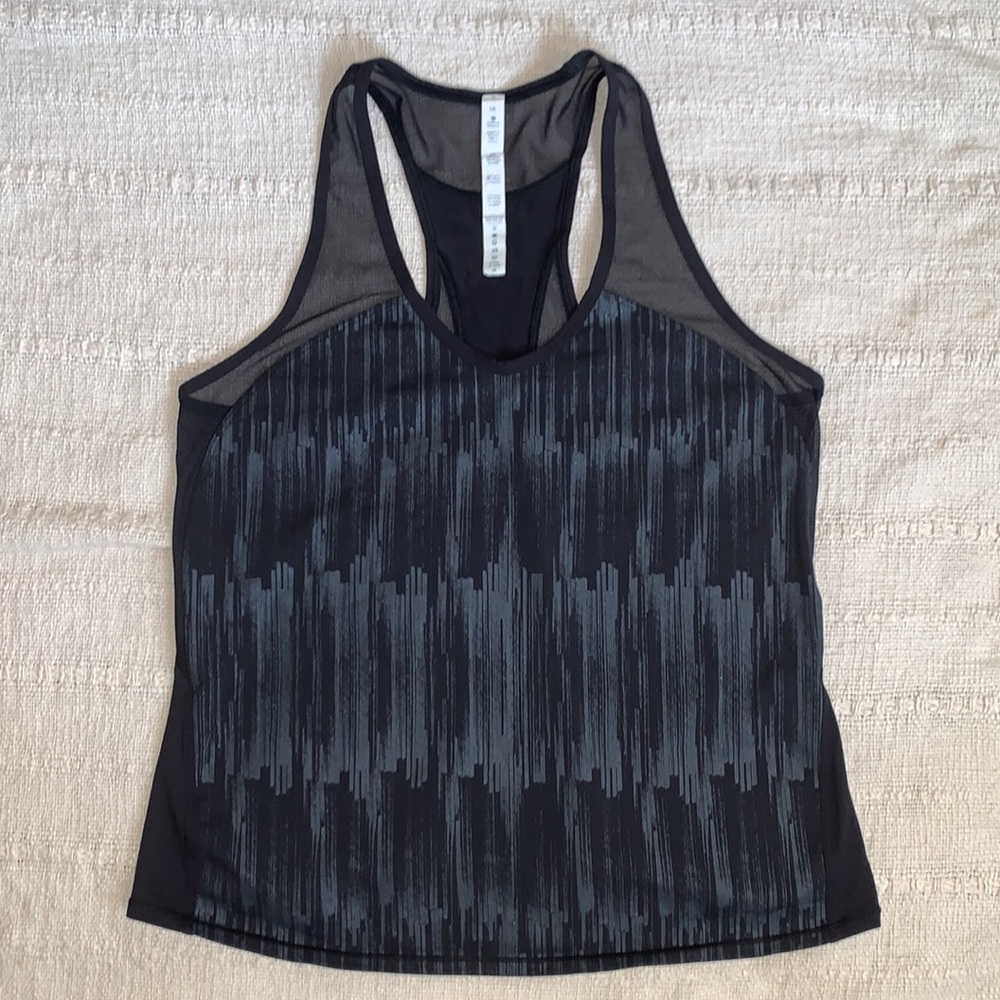 Lululemon tank top work out shirt M 10
